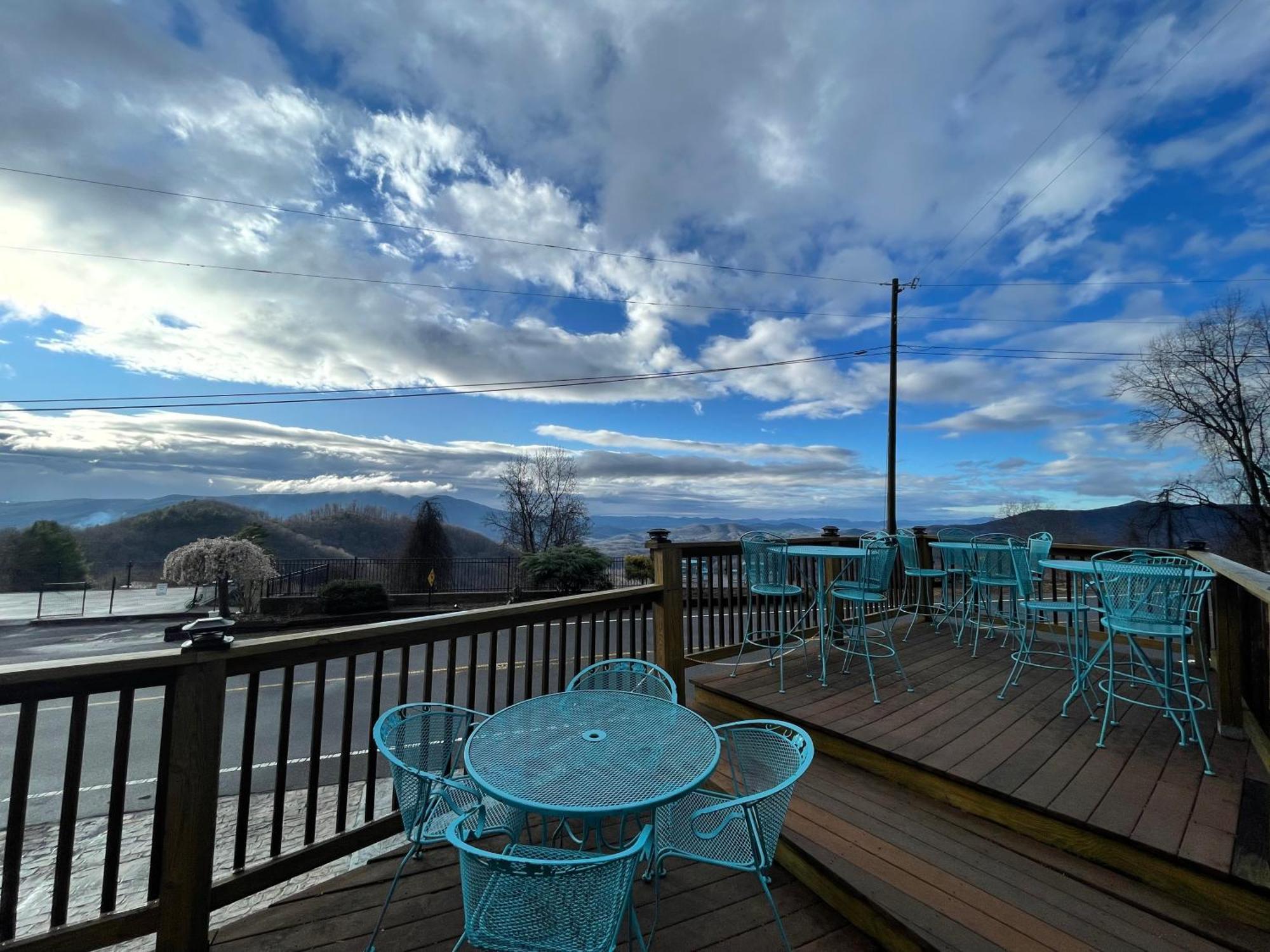 Skyline Village Inn Spruce Pine Exterior foto