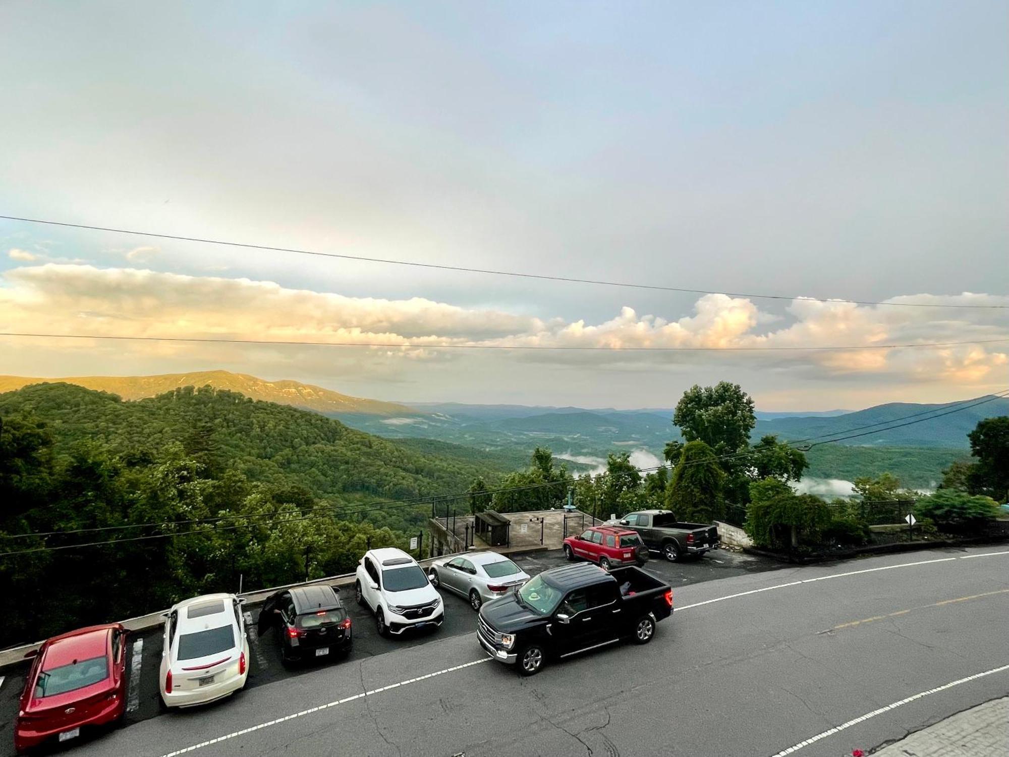 Skyline Village Inn Spruce Pine Exterior foto
